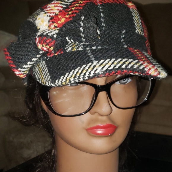 Cute plaid hat with a bow - Picture 10 of 12
